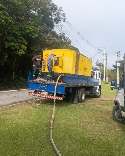 Compressor de alta pressão da Consultech utilizado na limpeza de poços
